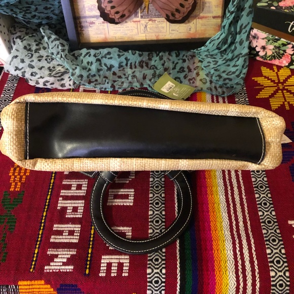 🌸5/$25🌸 Victoria’s Secret Woven Wicker Clutch - Picture 6 of 16